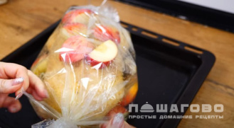 Фото приготовления рецепта: Индоутка в рукаве в духовке - шаг 4