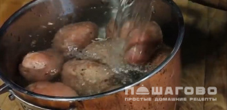 Фото приготовления рецепта: Картофельное пюре по рецепту Жоэля Робюшона - шаг 1