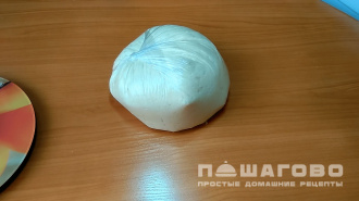Фото приготовления рецепта: Сосиски в сдобном тесте - шаг 2