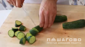 Фото приготовления рецепта: Гаспачо из огурцов - шаг 1