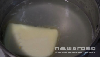Фото приготовления рецепта: Бульон с клецками - шаг 2
