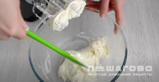 Фото приготовления рецепта: Крем чиз для торта на сливках с творожным сыром - шаг 2