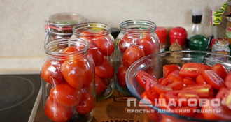 Фото приготовления рецепта: Помидоры в собственном соку - шаг 2