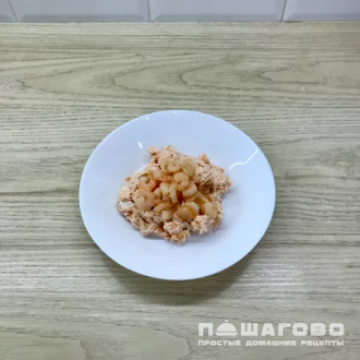 Фото приготовления рецепта: Рийет из форели с креветками - шаг 4