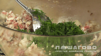 Фото приготовления рецепта: Перцы, фаршированные гречкой и фаршем - шаг 2