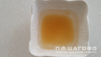 Фото приготовления рецепта: Пирожное суфле лимонное - шаг 4