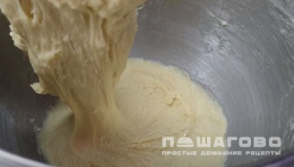 Фото приготовления рецепта: Пончики сладкие - шаг 3