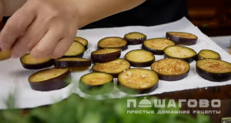 Фото приготовления рецепта: Слоеные баклажаны на зиму - шаг 8