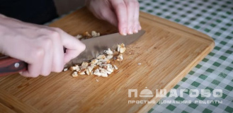 Фото приготовления рецепта: Салат Тбилиси - классический рецепт - шаг 4