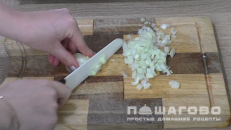 Фото приготовления рецепта: Бефстроганов из куриной грудки - шаг 4