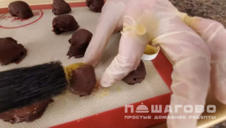 Фото приготовления рецепта: Трюфели в винном соусе - шаг 8