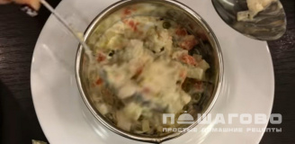 Фото приготовления рецепта: Оливье по-советски с куриной грудкой - шаг 9