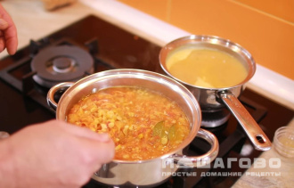 Фото приготовления рецепта: Густой голландский гороховый суп - шаг 4