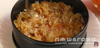 Фото приготовления рецепта: Сельдь под шубой с яйцами - шаг 7