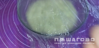 Фото приготовления рецепта: Бабушкины пирожки с сыром и яйцом - шаг 5