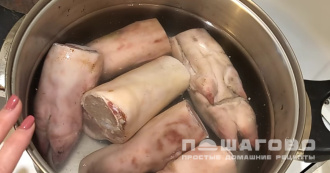Фото приготовления рецепта: Холодец из свиных ножек - шаг 1