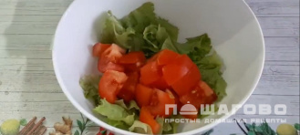 Фото приготовления рецепта: Салат "Цезарь" с курицей оригинальный - шаг 2