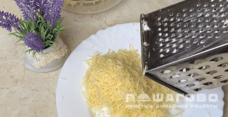 Фото приготовления рецепта: Намазка на бутерброды из крабовых палочек - шаг 2