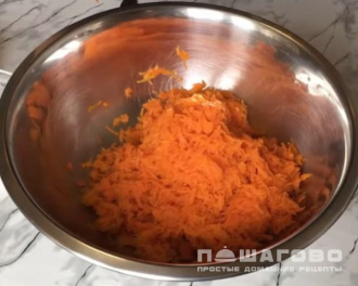 Фото приготовления рецепта: Постные морковные котлеты - шаг 1