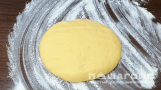 Фото приготовления рецепта: Коржики простые - шаг 2