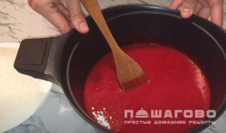 Фото приготовления рецепта: Клубничный джем - шаг 4