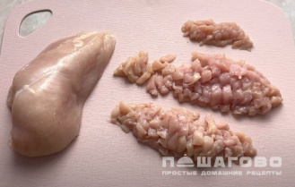 Фото приготовления рецепта: Нежные куриные шарики в сырно-сливочном соусе - шаг 1