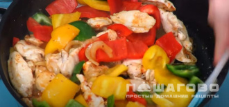 Фото приготовления рецепта: Паприкаш с курицей - шаг 9
