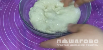 Фото приготовления рецепта: Бабушкины пирожки с сыром и яйцом - шаг 4