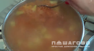 Фото приготовления рецепта: Суп с чечевицей на мясном бульоне - шаг 11