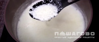 Фото приготовления рецепта: Пышные оладьи на горячем кефире - шаг 3