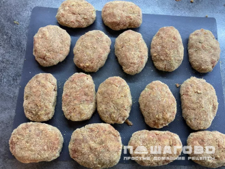 Фото приготовления рецепта: Бабушкины котлеты - шаг 4