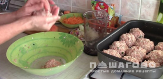 Фото приготовления рецепта: Мясные тефтели из свиного фарша - шаг 4