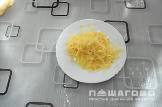 Фото приготовления рецепта: Баклажаны, фаршированные мясом, в духовке - шаг 8