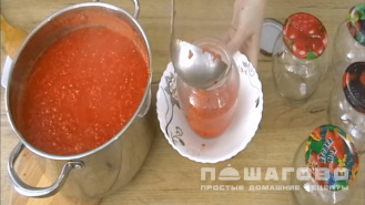 Фото приготовления рецепта: Острая аджика на зиму - шаг 3