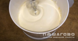 Фото приготовления рецепта: Шарлотка в мультиварке - шаг 1