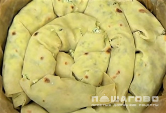 Фото приготовления рецепта: Пирог из лаваша с сыром в духовке - шаг 4