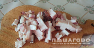Фото приготовления рецепта: Кислые щи с говядиной и беконом (в духовке) - шаг 3