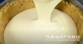 Фото приготовления рецепта: Чизкейк «Нью-Йорк» с рикоттой (New York Cheesecake) - шаг 7