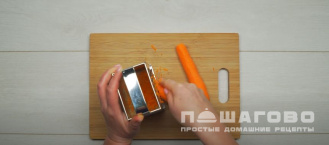 Фото приготовления рецепта: Борщ красный со свеклой, томатной пастой и зеленью - шаг 7