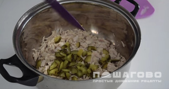Фото приготовления рецепта: Диетический Оливье с зеленью - шаг 4