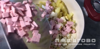 Фото приготовления рецепта: Окрошка на молоке - шаг 3