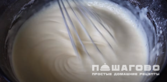 Фото приготовления рецепта: Банановые панкейки без масла - шаг 3