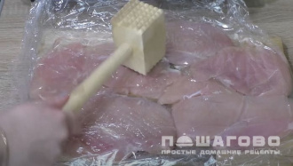 Фото приготовления рецепта: Бефстроганов из куриной грудки - шаг 2