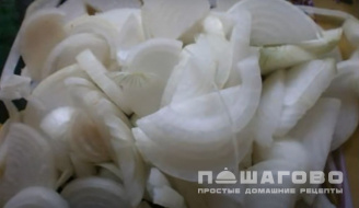 Фото приготовления рецепта: Салат из цветной капусты на зиму - шаг 4