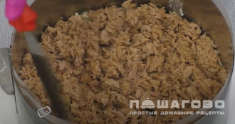 Фото приготовления рецепта: Салат «Мимоза» с легким майонезом - шаг 7