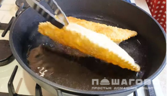 Фото приготовления рецепта: Чебуреки с картошкой и сыром - шаг 7