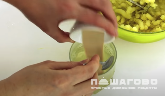 Фото приготовления рецепта: Пончики картофельные - шаг 3