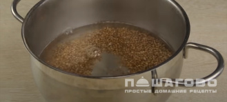 Фото приготовления рецепта: Картофельные котлеты с гречкой - шаг 1