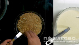 Фото приготовления рецепта: Блинчики без яиц - шаг 6