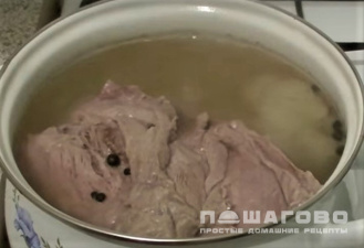 Фото приготовления рецепта: Вареная буженина из свинины в домашних условиях - шаг 2